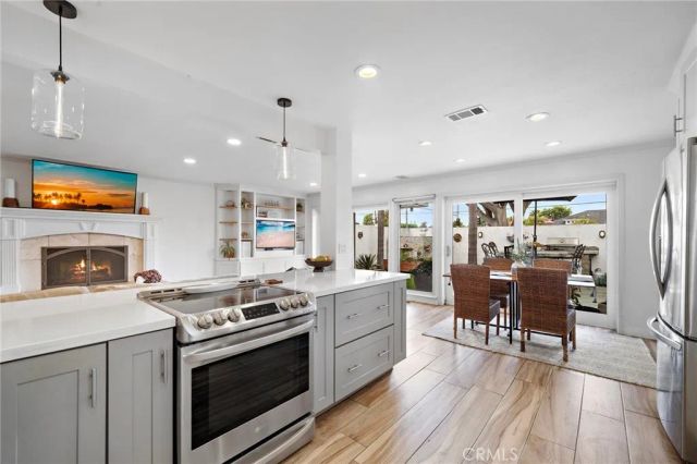 2528 University Drive, Newport Beach, CA 92660