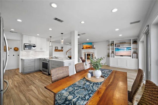 2528 University Drive, Newport Beach, CA 92660
