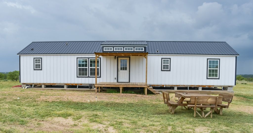 1025 E FM 765, Lohn, TX 76852