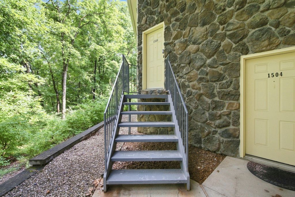 1508 PARK DEVILLE PL, Columbia, MO 65203