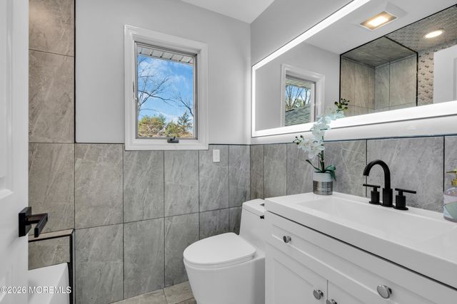 64 Stevens Road, Toms River, NJ 08755