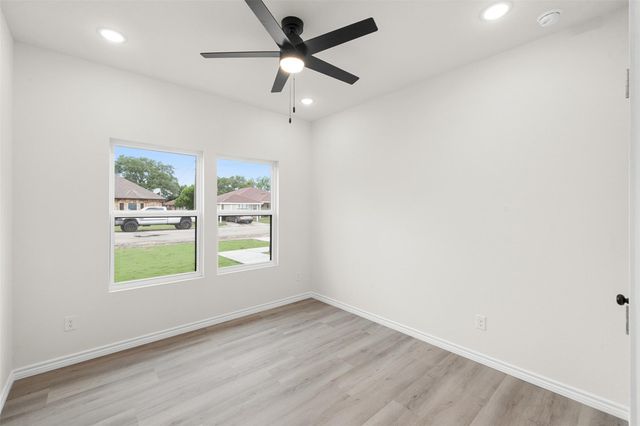 330 Cactus ST, Giddings, TX 78942