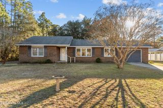 566 Palmer Drive, Southport, NC 28461