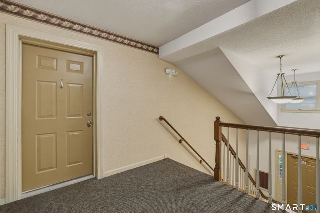 8 Concorde Way B5, Windsor Locks, CT 06096