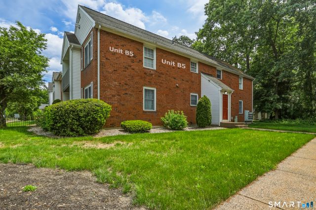 8 Concorde Way B5, Windsor Locks, CT 06096