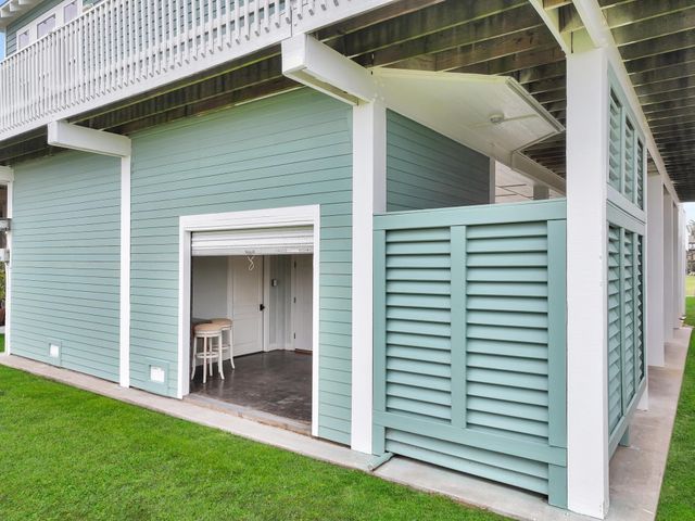 943 Sand Dune Drive, Crystal Beach, TX 77650