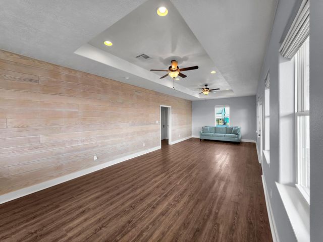 943 Sand Dune Drive, Crystal Beach, TX 77650