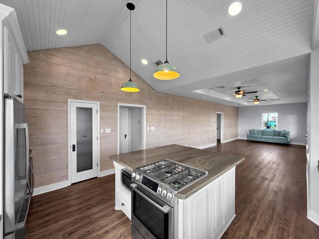 943 Sand Dune Drive, Crystal Beach, TX 77650