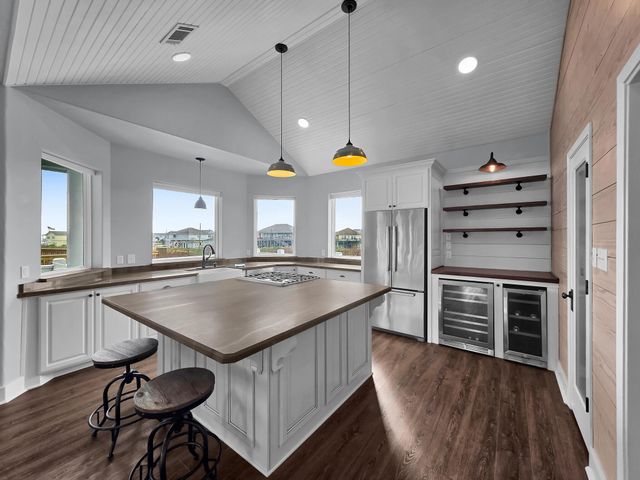 943 Sand Dune Drive, Crystal Beach, TX 77650