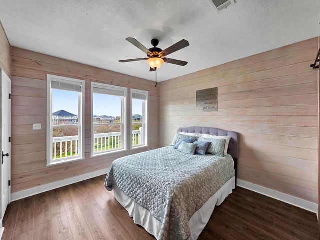 943 Sand Dune Drive, Crystal Beach, TX 77650