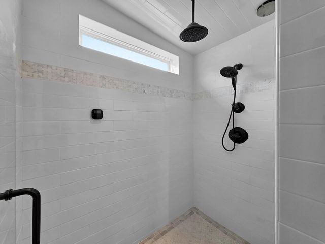 943 Sand Dune Drive, Crystal Beach, TX 77650