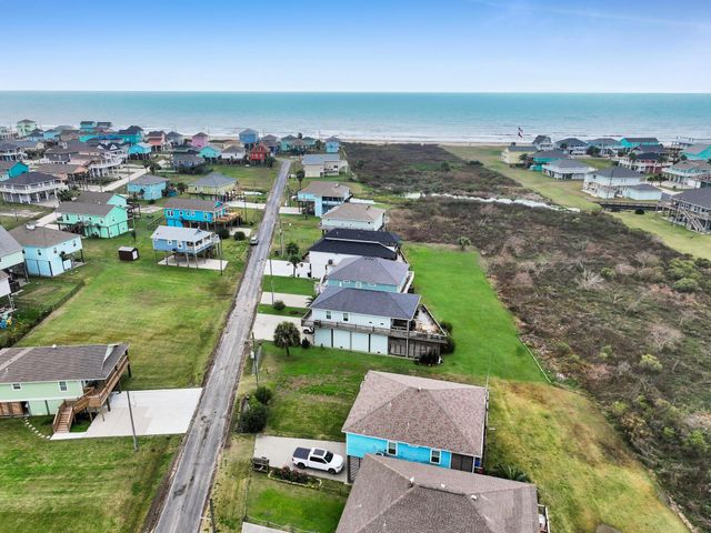 943 Sand Dune Drive, Crystal Beach, TX 77650