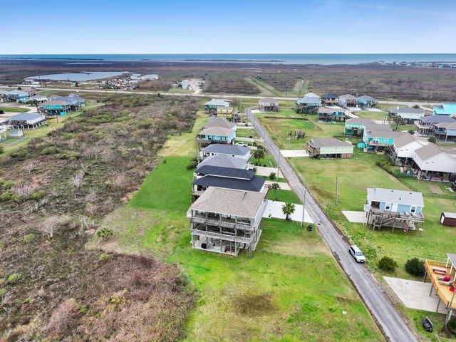 943 Sand Dune Drive, Crystal Beach, TX 77650