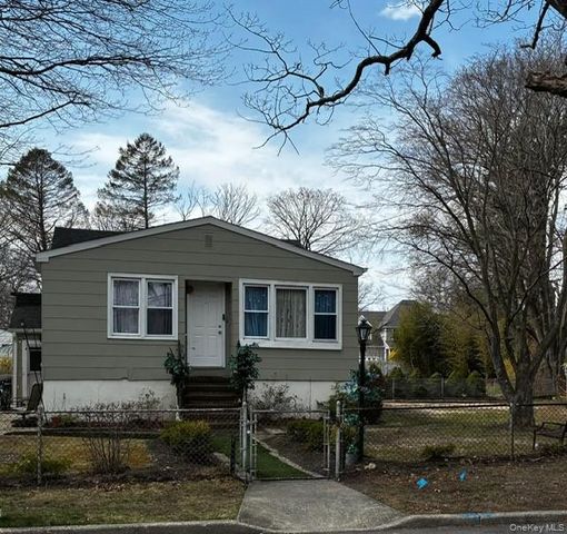 99 Central Avenue, Port Jefferson, NY 11776