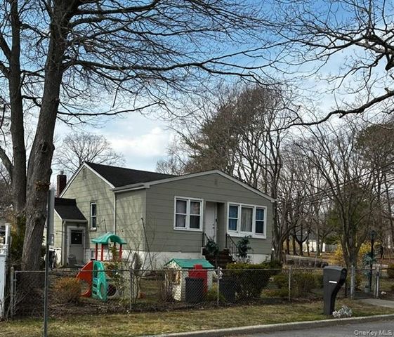 99 Central Avenue, Port Jefferson, NY 11776