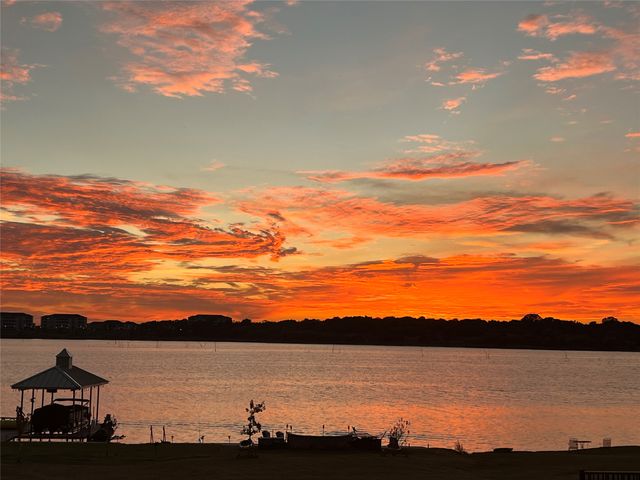 2213 Windjammer Way, Rowlett, TX 75088