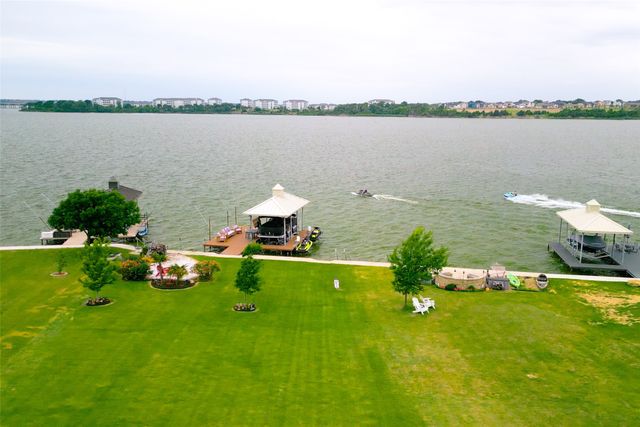 2213 Windjammer Way, Rowlett, TX 75088