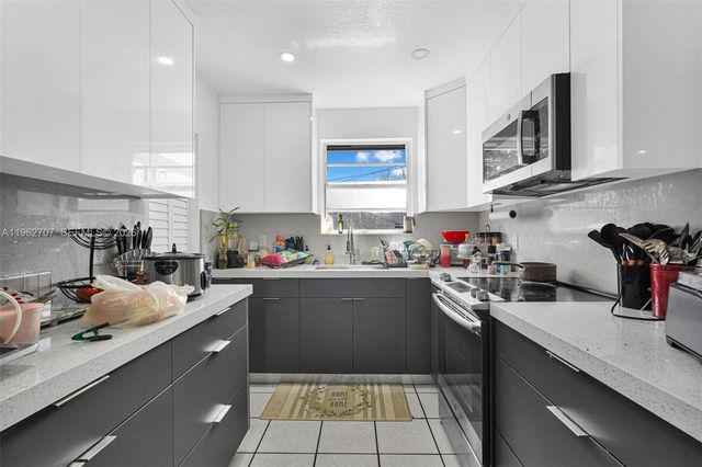 3280 NW 213th Ter, Miami Gardens, FL 33056