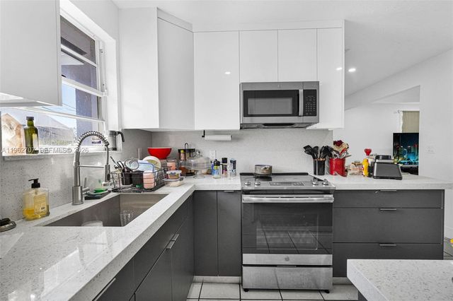 3280 NW 213th Ter, Miami Gardens, FL 33056