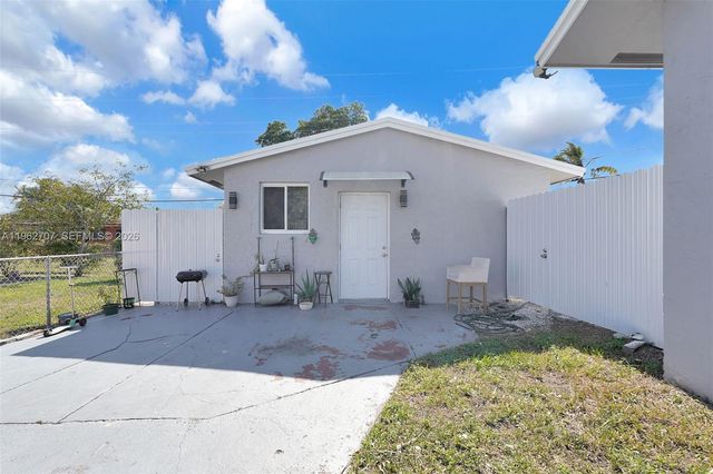 3280 NW 213th Ter, Miami Gardens, FL 33056