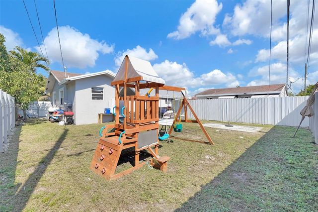 3280 NW 213th Ter, Miami Gardens, FL 33056