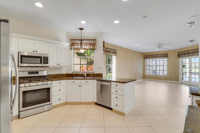 411 Eagleton Cove Way, Palm Beach Gardens, FL 33418