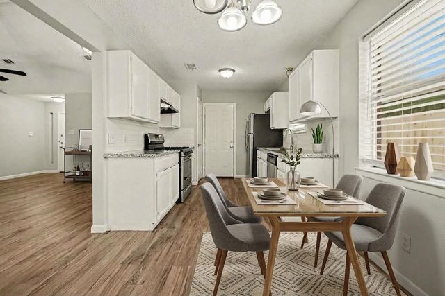 1911 Bogatto Street, La Marque, TX 77568