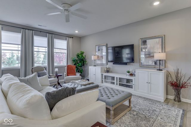 948 Fred Lane, Greenwood, IN 46143