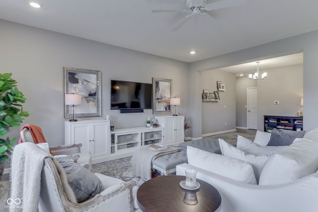 948 Fred Lane, Greenwood, IN 46143