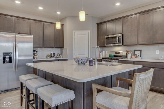 948 Fred Lane, Greenwood, IN 46143