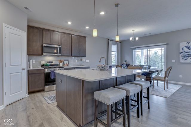 948 Fred Lane, Greenwood, IN 46143