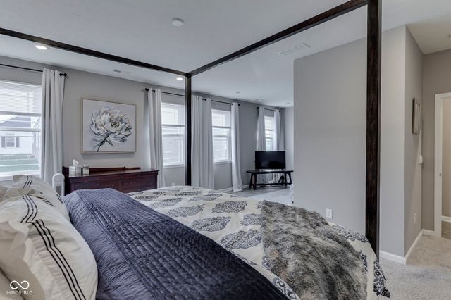 948 Fred Lane, Greenwood, IN 46143