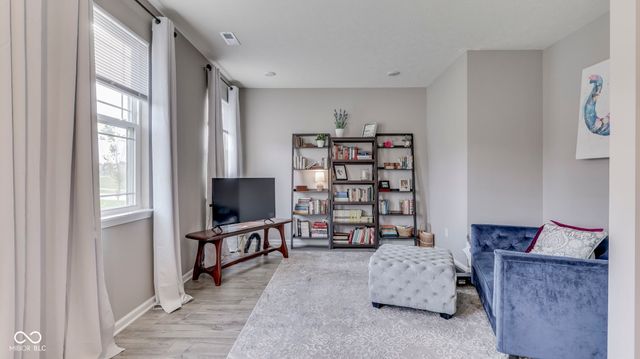 948 Fred Lane, Greenwood, IN 46143