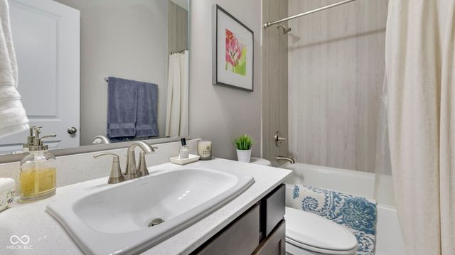 948 Fred Lane, Greenwood, IN 46143