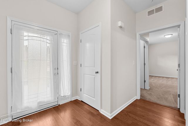 6436 Clover Trace Cir, Louisville, KY 40216