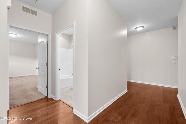 6436 Clover Trace Cir, Louisville, KY 40216