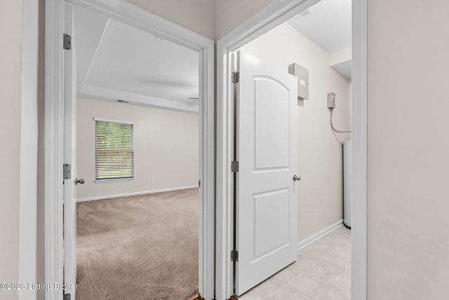 6436 Clover Trace Cir, Louisville, KY 40216