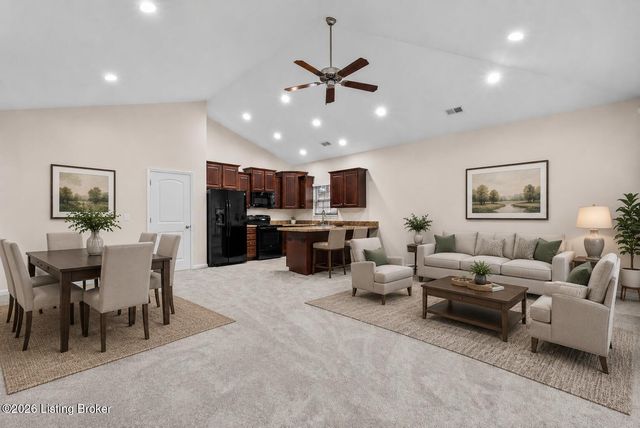 6436 Clover Trace Cir, Louisville, KY 40216