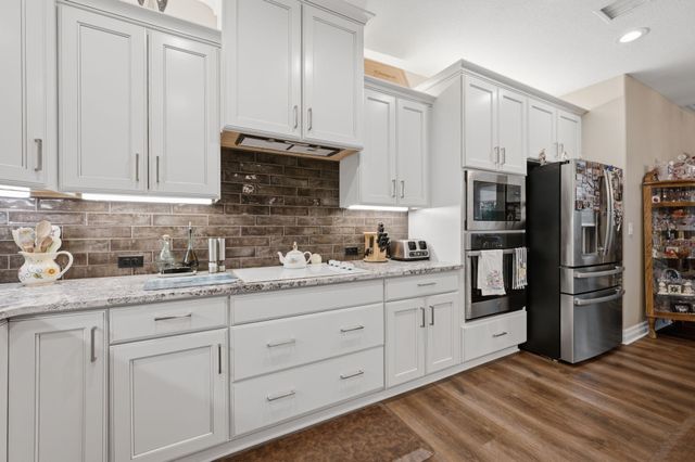 6546 W Collina St, Wichita, KS 67205