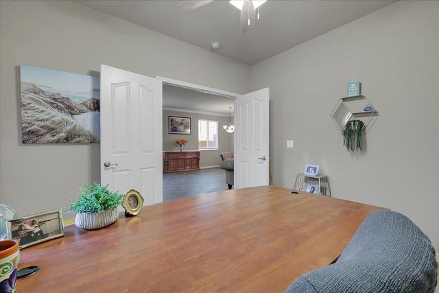 637 Anna Dr, Yuba City, CA 95993