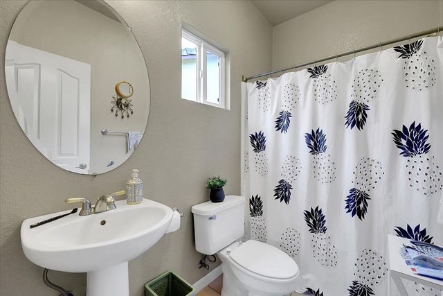 637 Anna Dr, Yuba City, CA 95993