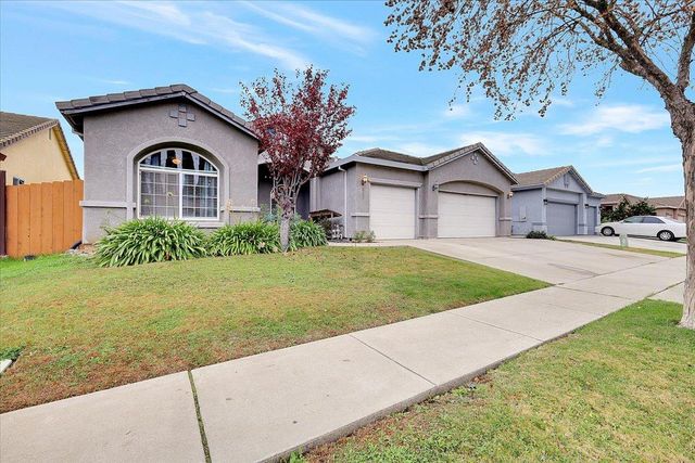 637 Anna Dr, Yuba City, CA 95993