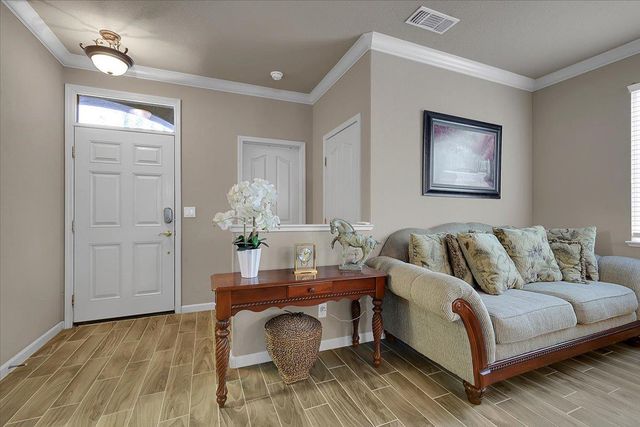 637 Anna Dr, Yuba City, CA 95993