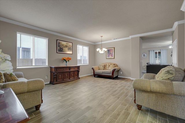 637 Anna Dr, Yuba City, CA 95993