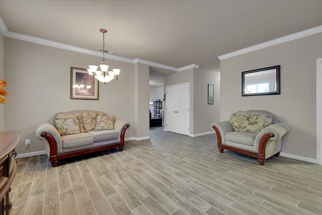 637 Anna Dr, Yuba City, CA 95993