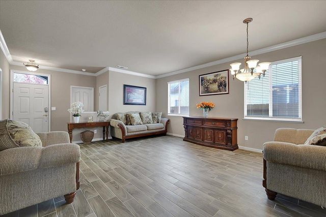 637 Anna Dr, Yuba City, CA 95993