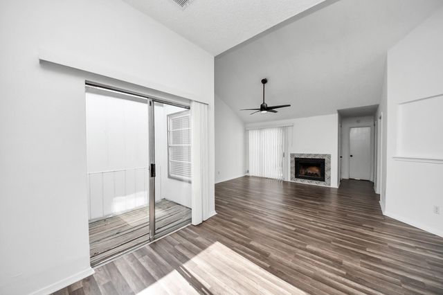 6415 Horsepen Bayou Drive, Houston, TX 77084