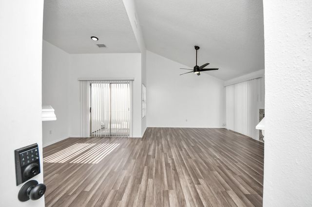 6415 Horsepen Bayou Drive, Houston, TX 77084