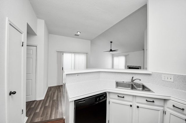 6415 Horsepen Bayou Drive, Houston, TX 77084