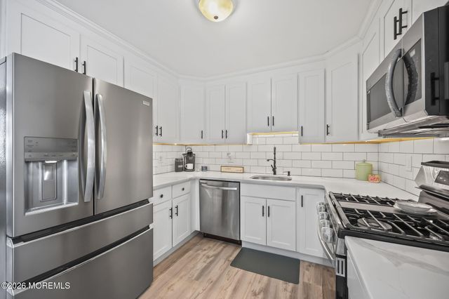 6 Hollywood Drive, Brick, NJ 08723